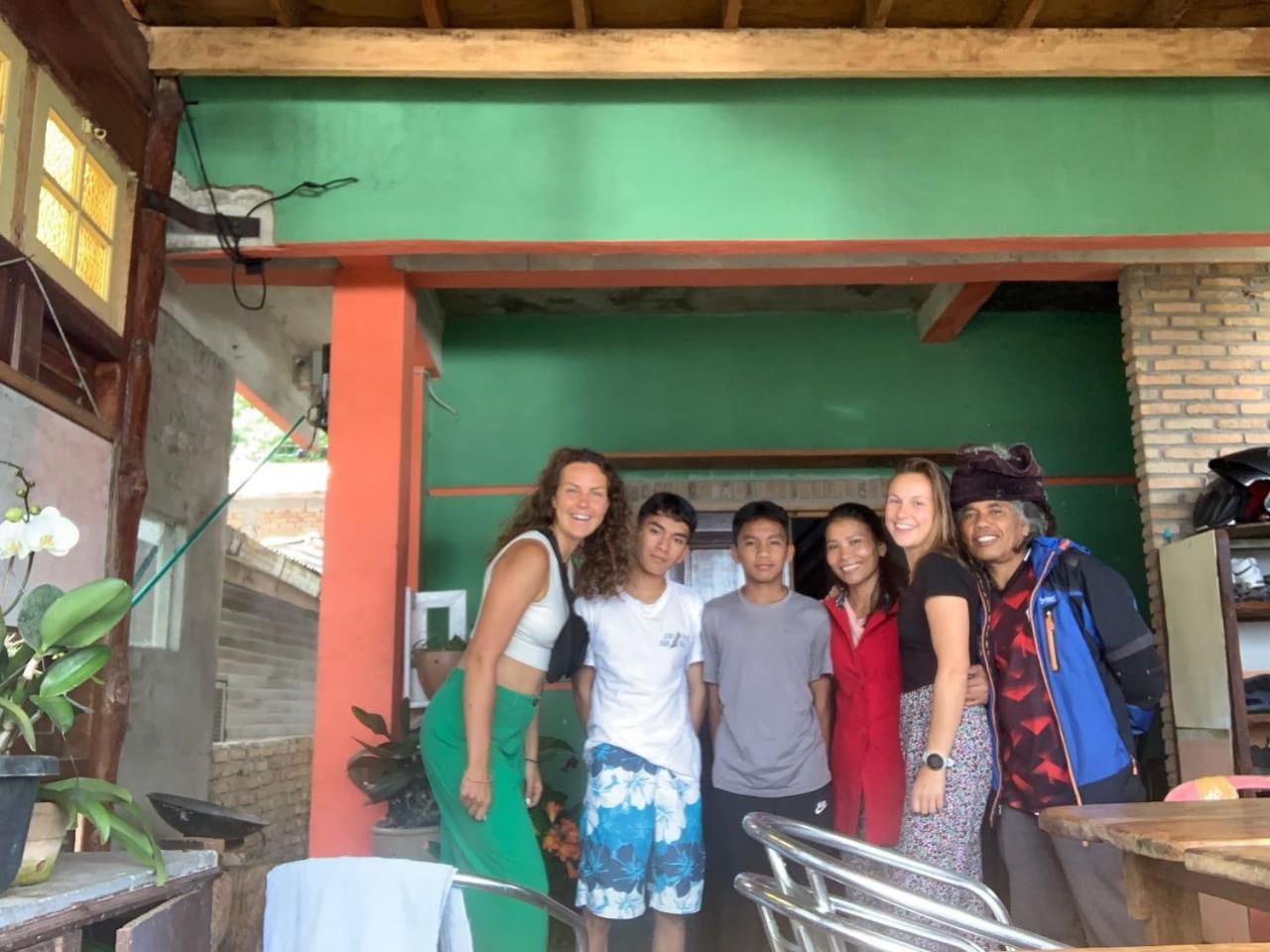 Smiley'S Homestay Berastagi Exterior photo