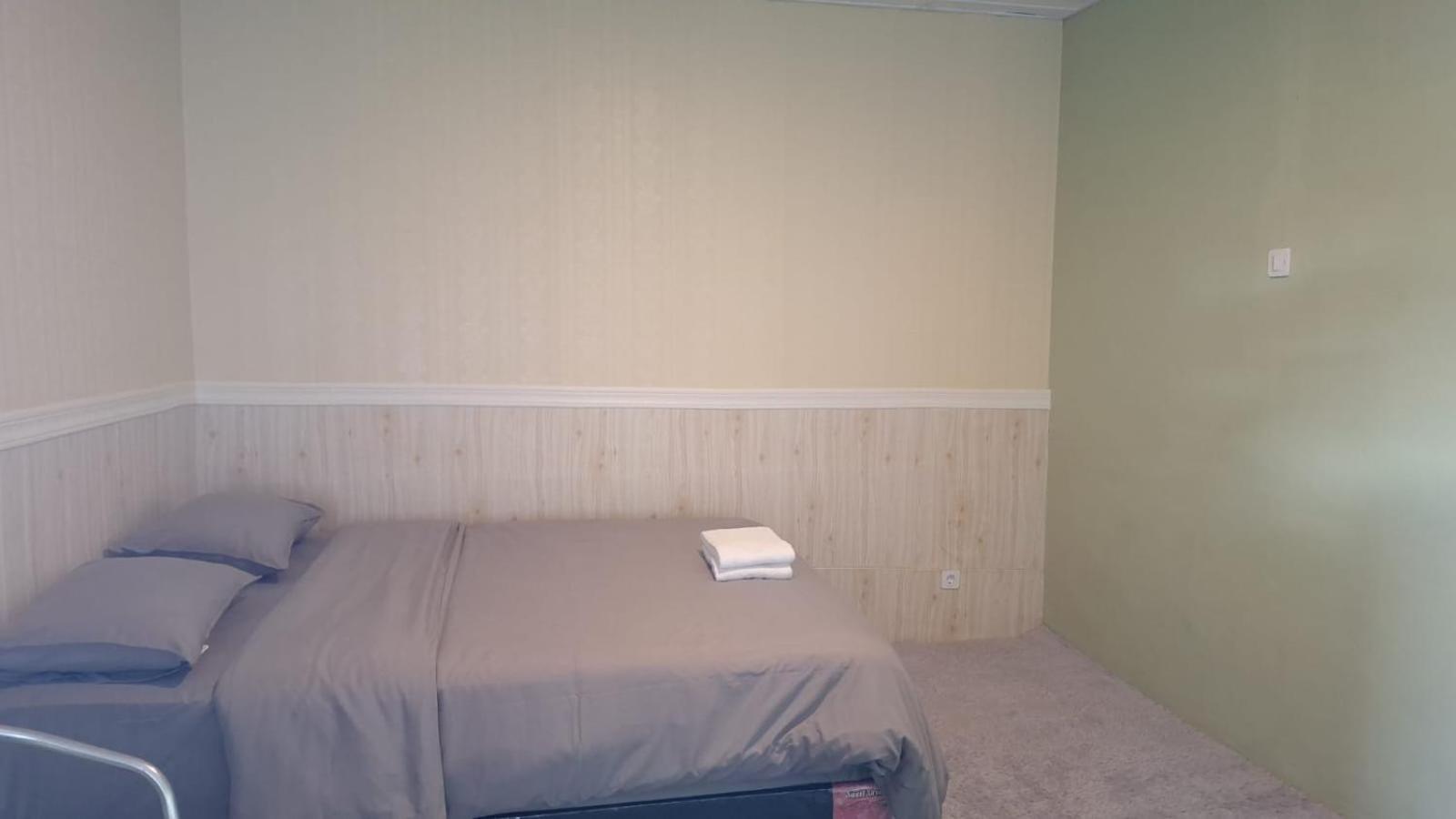 Smiley'S Homestay Berastagi Room photo