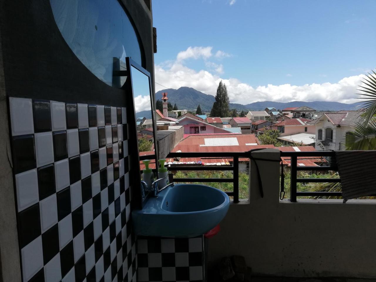 Smiley'S Homestay Berastagi Exterior photo